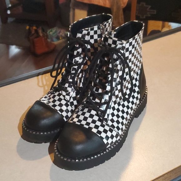 BAMBOO Shoes - Checkered Combat Boots
